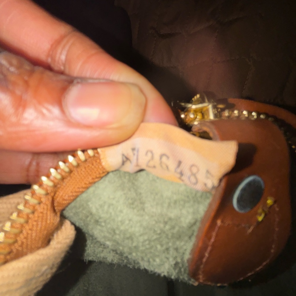 Never used Dooney and Bourke leather handbag - Picture 13 of 16